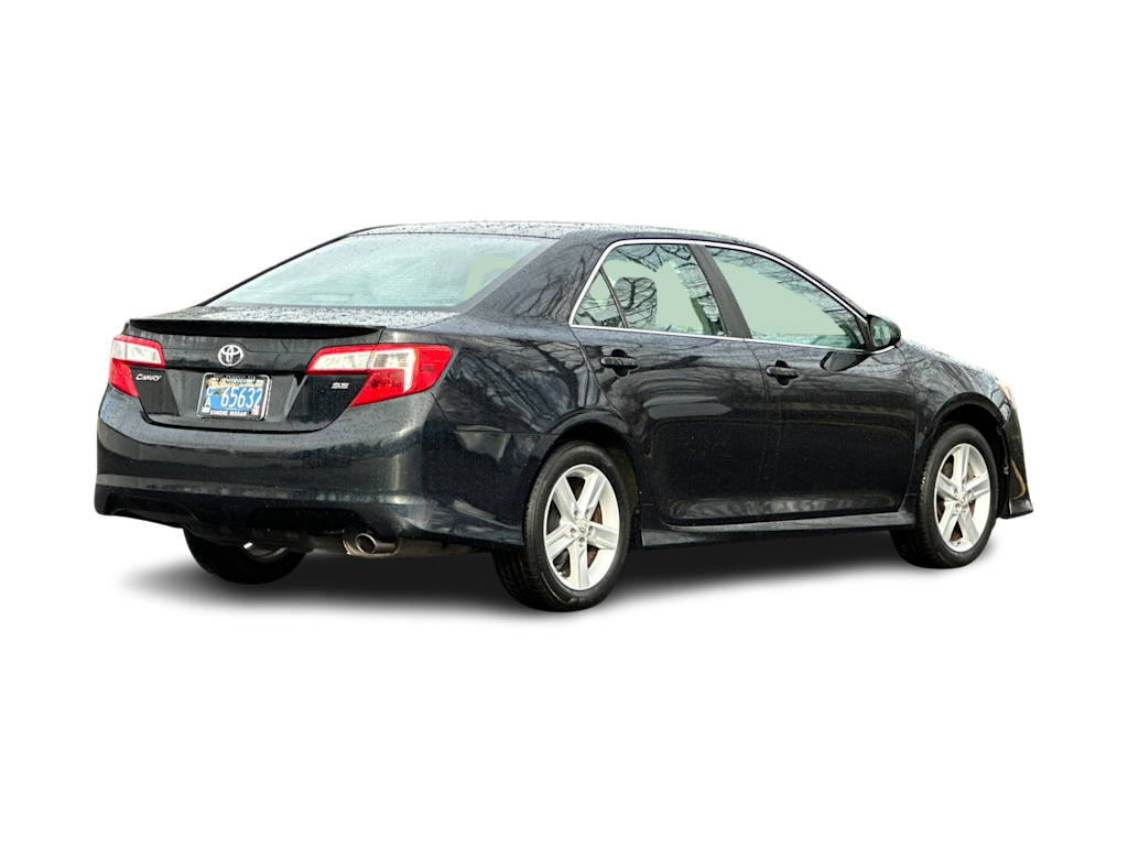 Thumbnail: 2012 Toyota Camry - 16