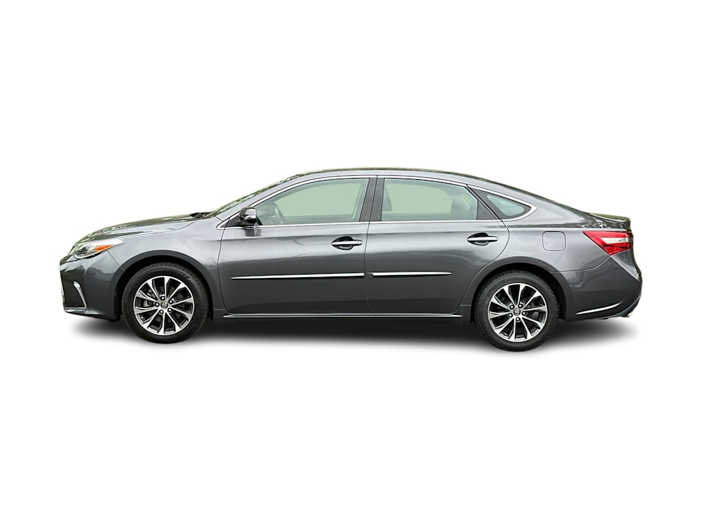 Thumbnail: 2017 Toyota Avalon - 3