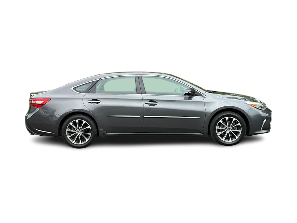 Thumbnail: 2017 Toyota Avalon - 17