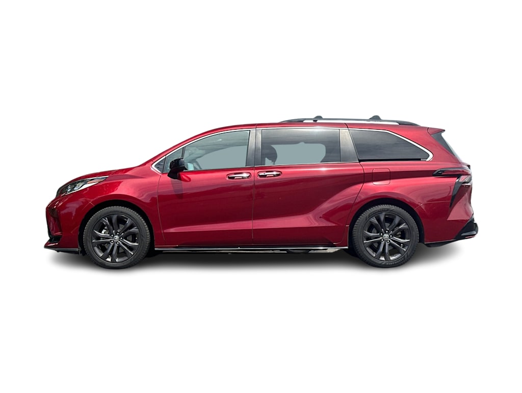 Thumbnail: 2022 Toyota Sienna - 3