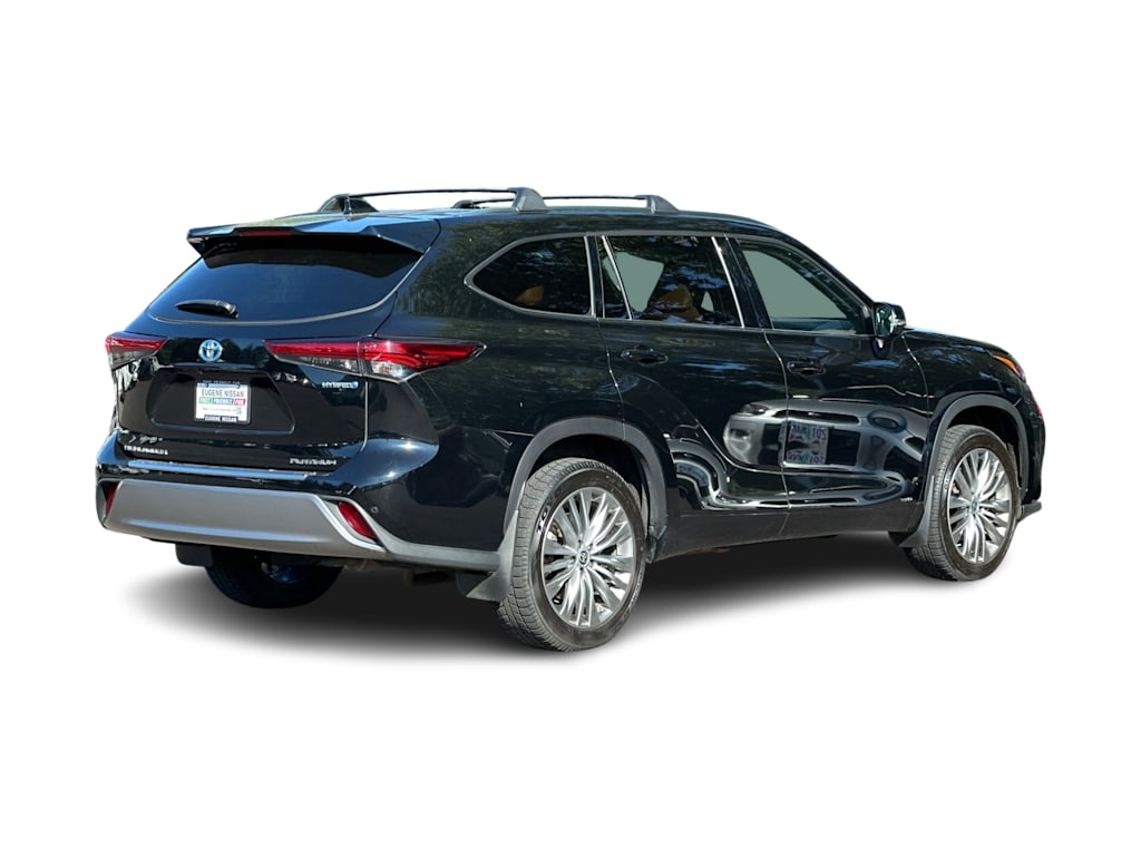 Thumbnail: 2022 Toyota Highlander - 18