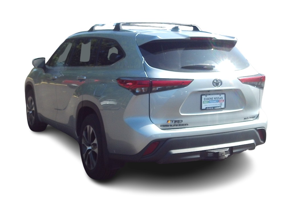 Thumbnail: 2022 Toyota Highlander - 3