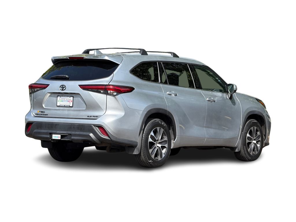 Thumbnail: 2022 Toyota Highlander - 17