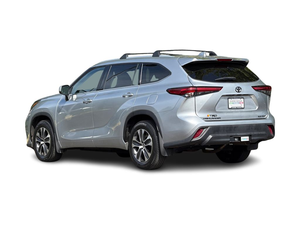 Thumbnail: 2022 Toyota Highlander - 4