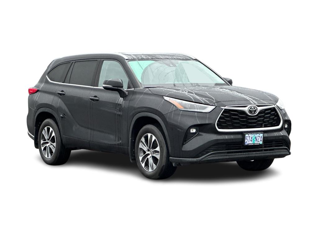 Thumbnail: 2022 Toyota Highlander - 20