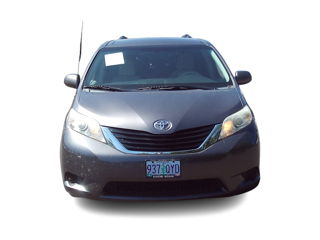 Thumbnail: 2014 Toyota Sienna - 5