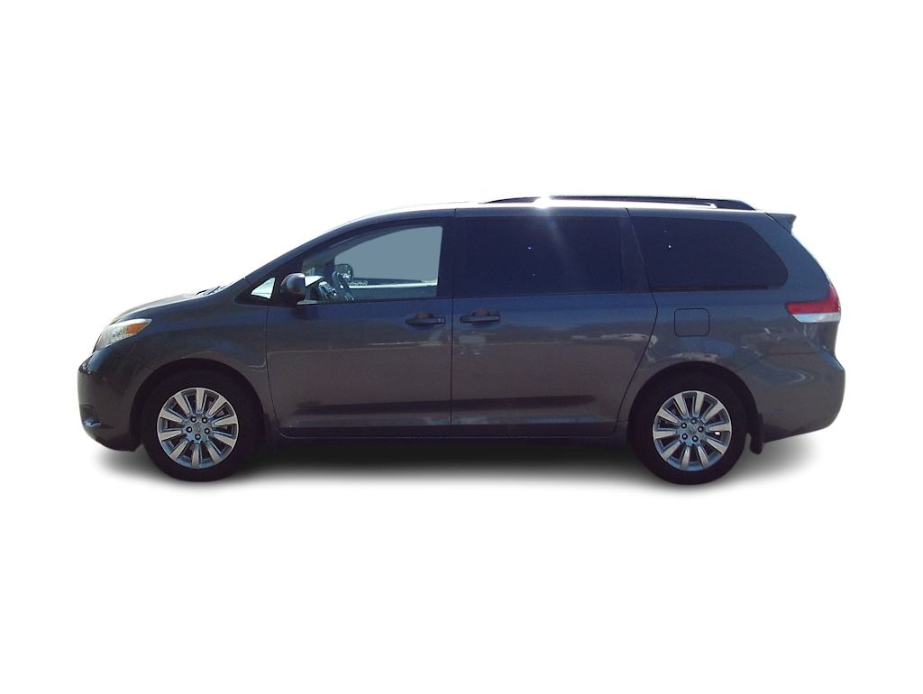 Thumbnail: 2014 Toyota Sienna - 2