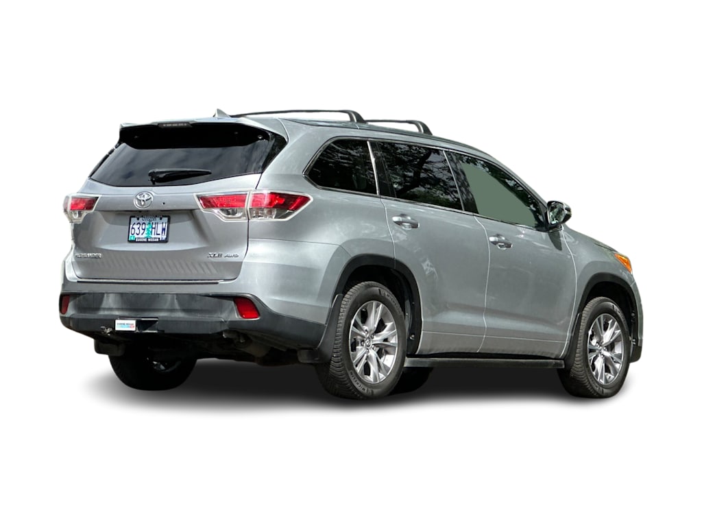 Thumbnail: 2015 Toyota Highlander - 18