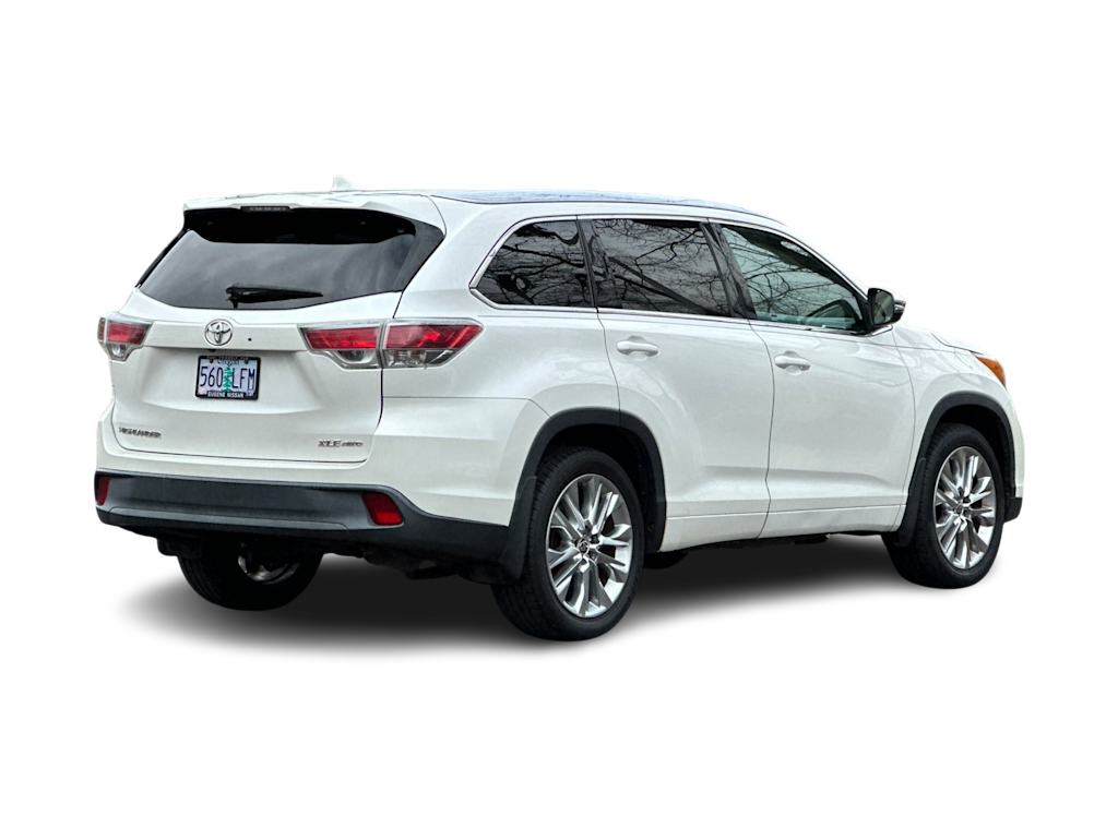 Thumbnail: 2015 Toyota Highlander - 18