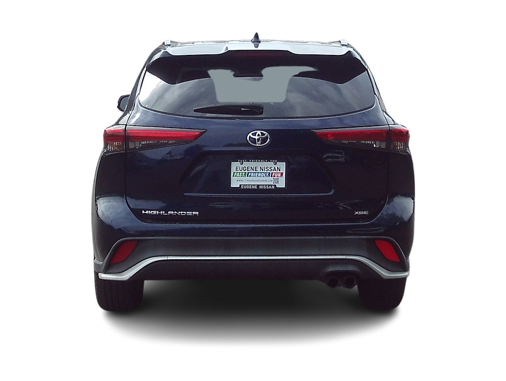 Thumbnail: 2021 Toyota Highlander - 3