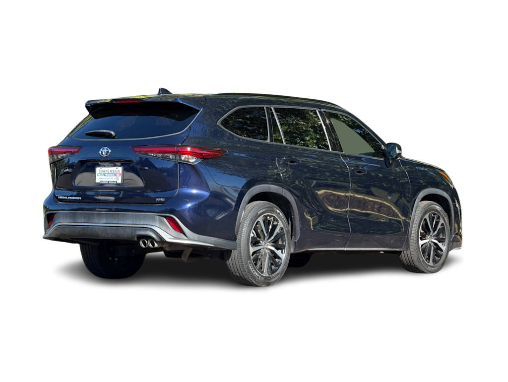 Thumbnail: 2021 Toyota Highlander - 18