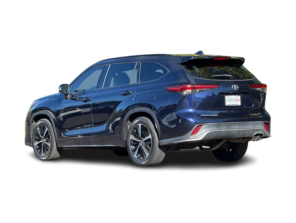 Thumbnail: 2021 Toyota Highlander - 4