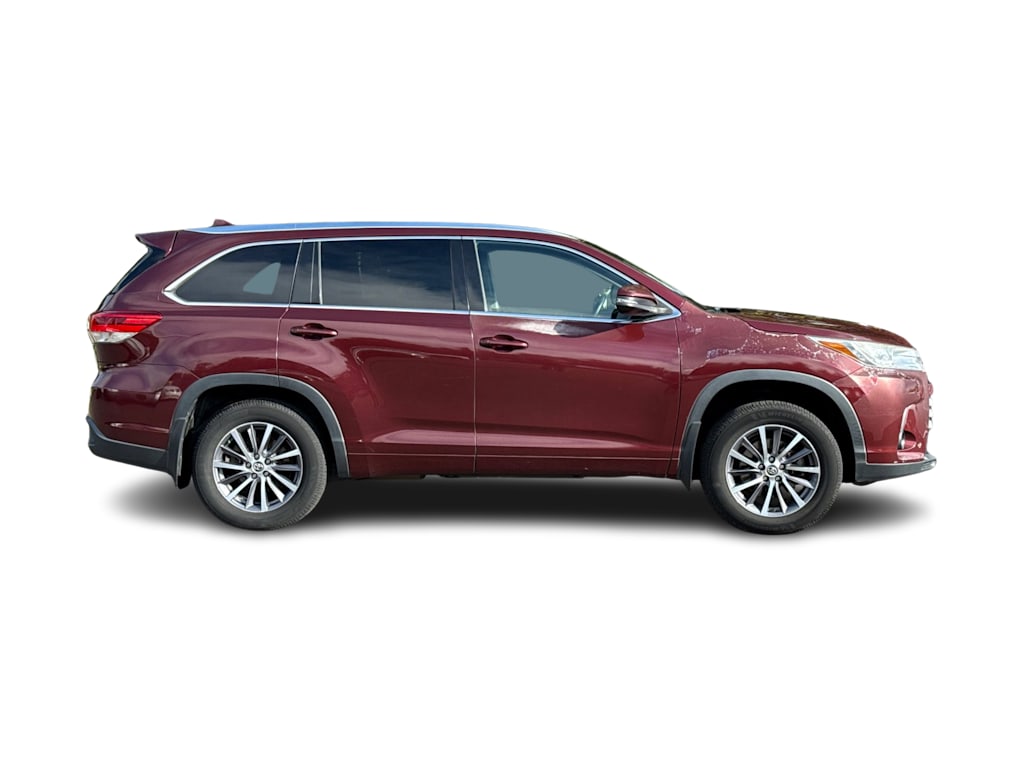 Thumbnail: 2017 Toyota Highlander - 19