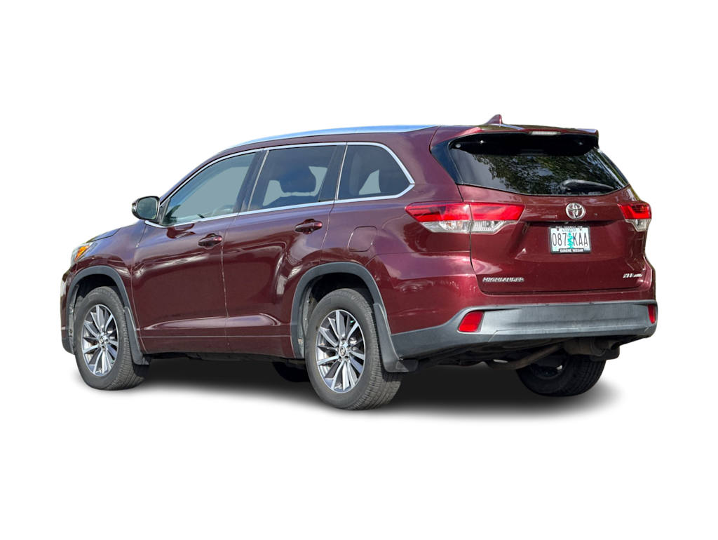 Thumbnail: 2017 Toyota Highlander - 4