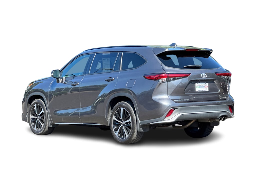 Thumbnail: 2022 Toyota Highlander - 4