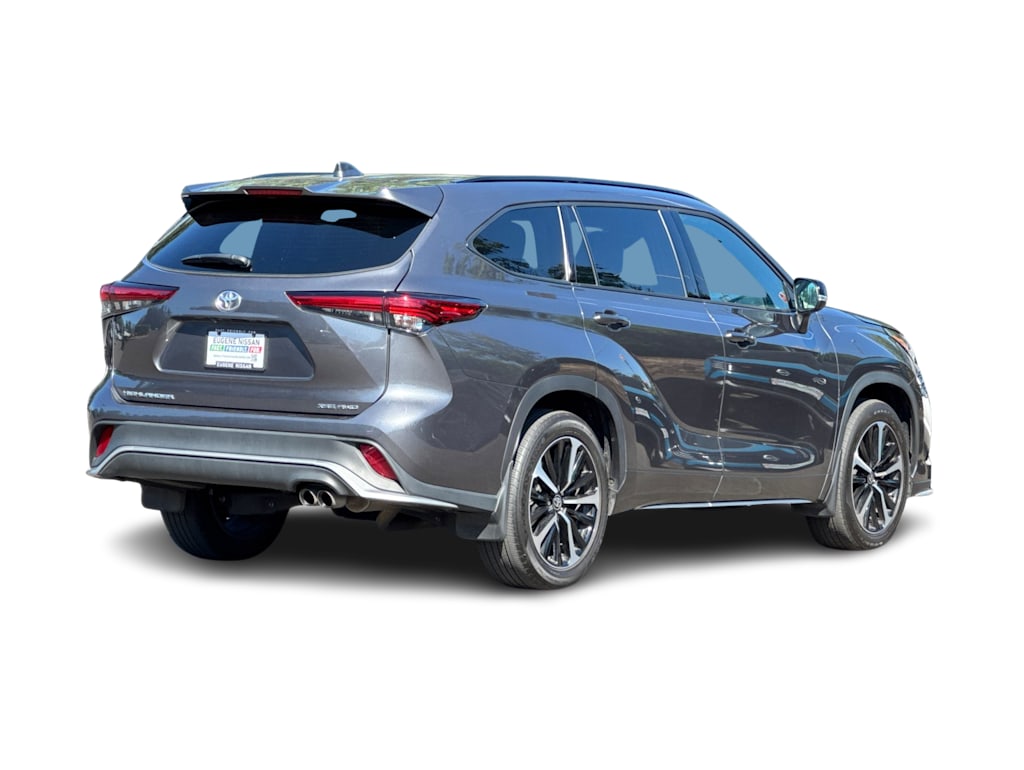 Thumbnail: 2022 Toyota Highlander - 18