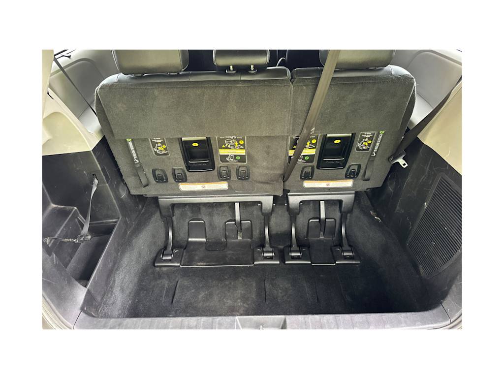 Thumbnail: 2015 Toyota Sienna - 16
