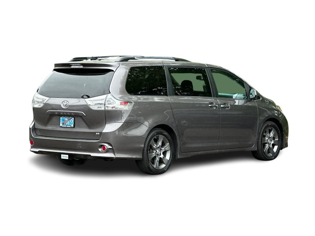 Thumbnail: 2015 Toyota Sienna - 18