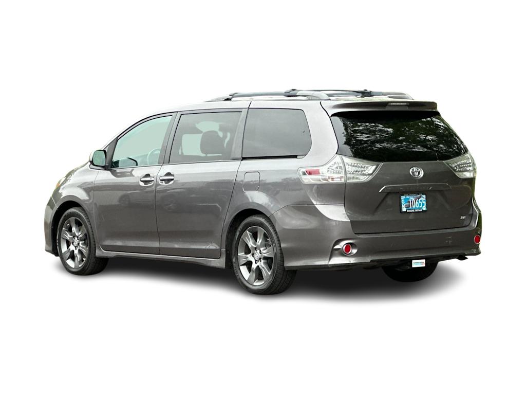 Thumbnail: 2015 Toyota Sienna - 4
