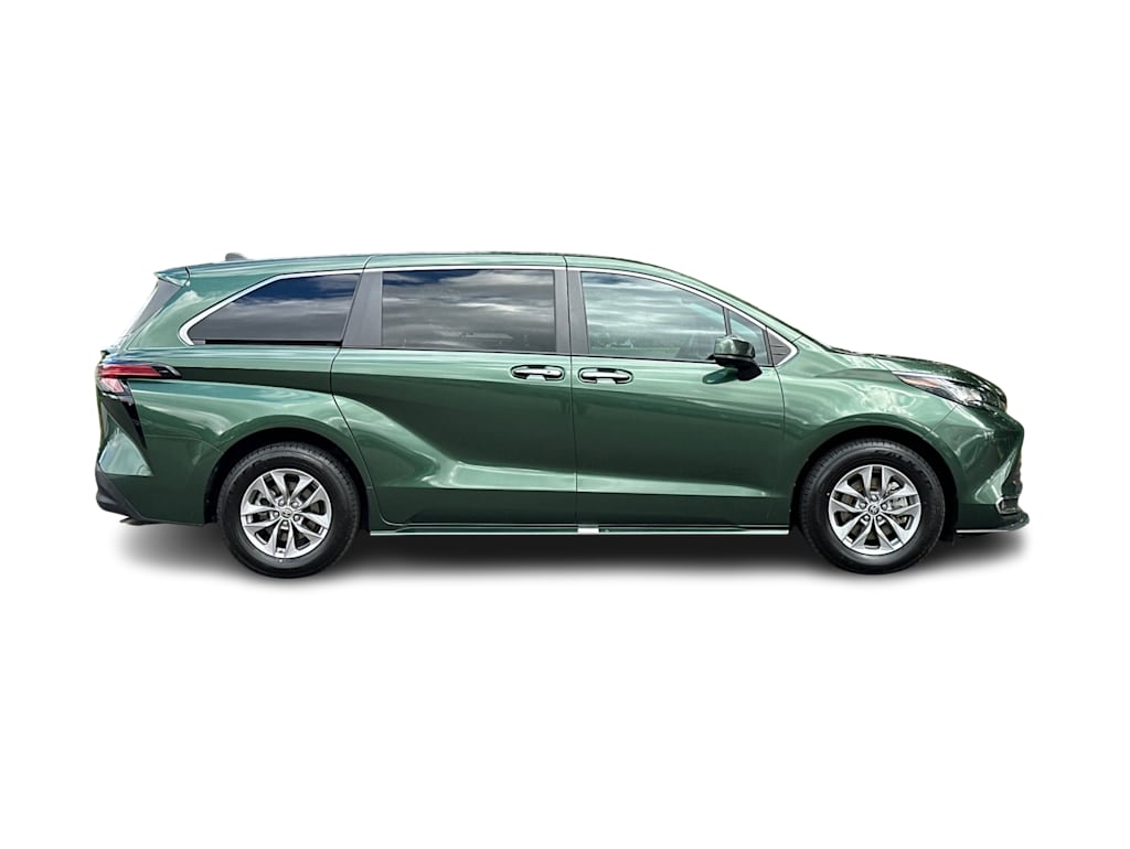 Thumbnail: 2022 Toyota Sienna - 19
