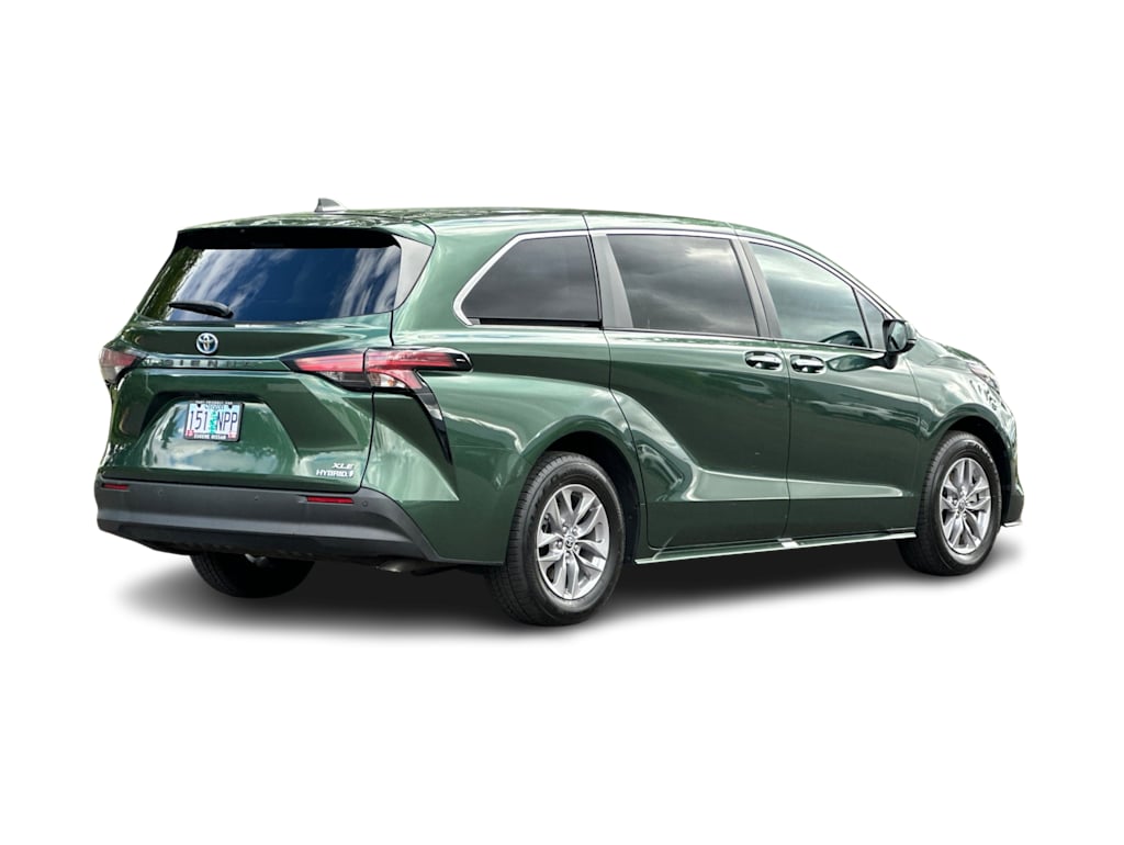 Thumbnail: 2022 Toyota Sienna - 18