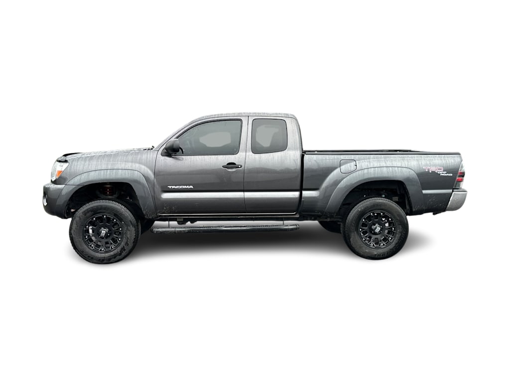 Thumbnail: 2011 Toyota Tacoma - 3