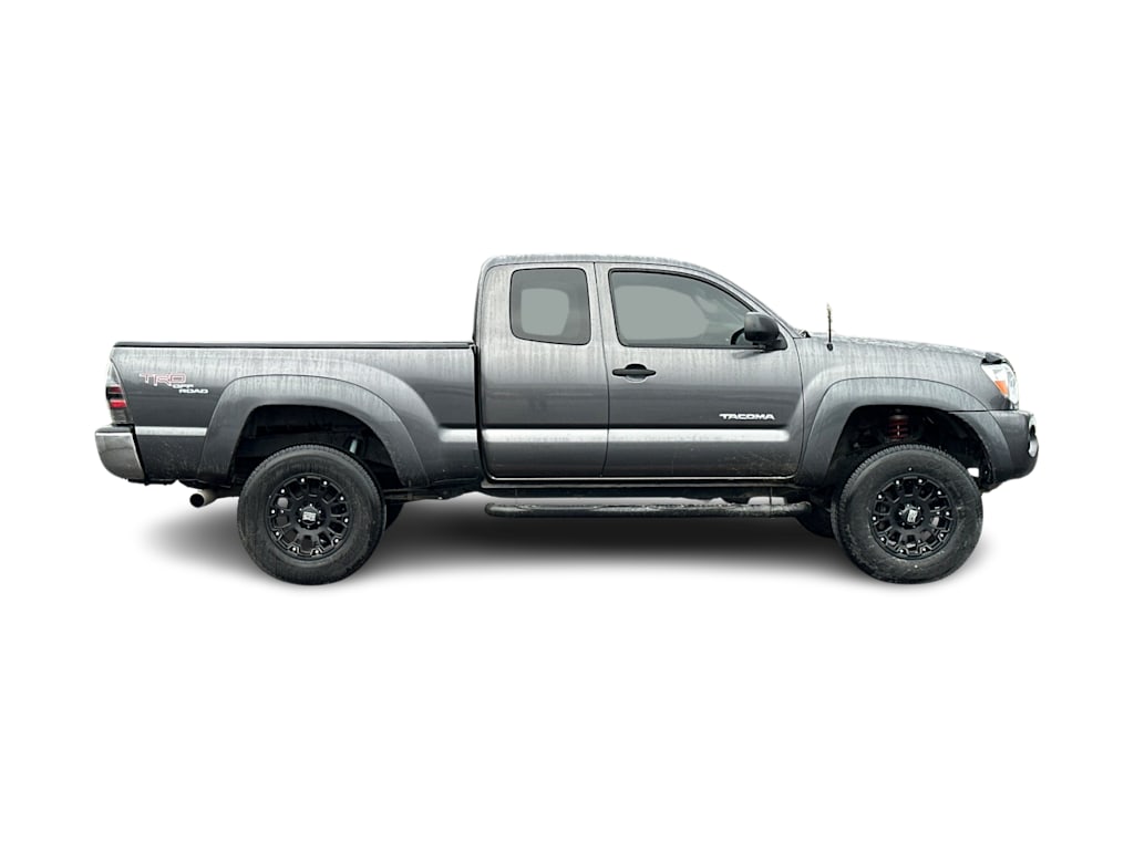 Thumbnail: 2011 Toyota Tacoma - 18