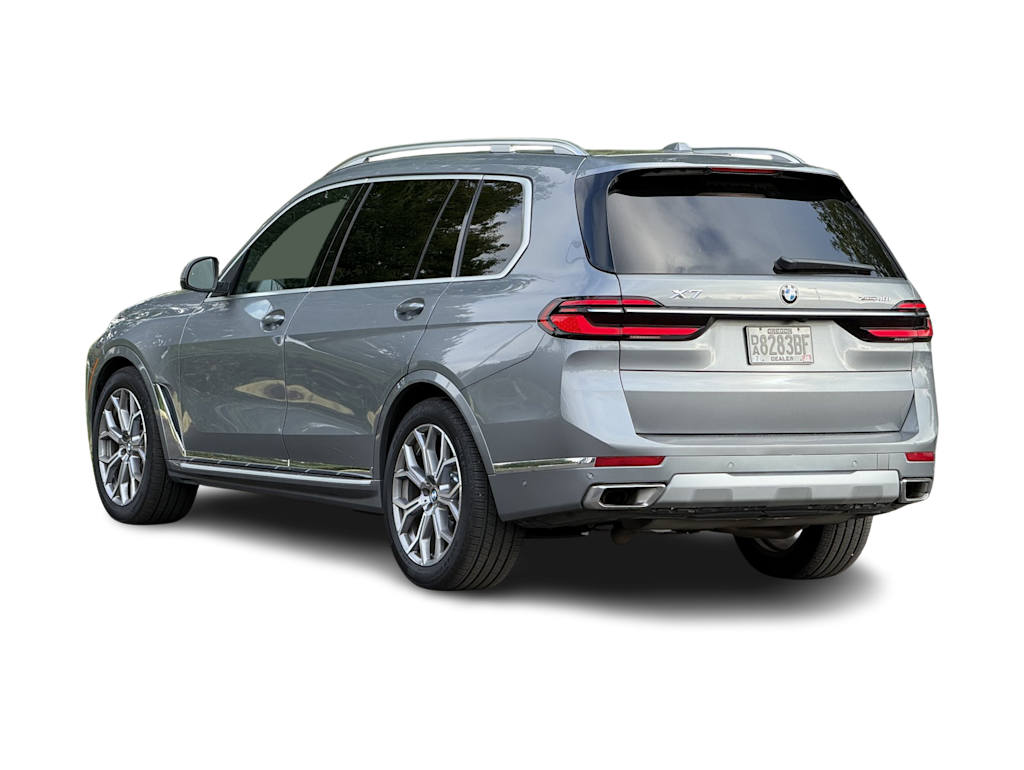 Thumbnail: 2026 BMW X7 - 4