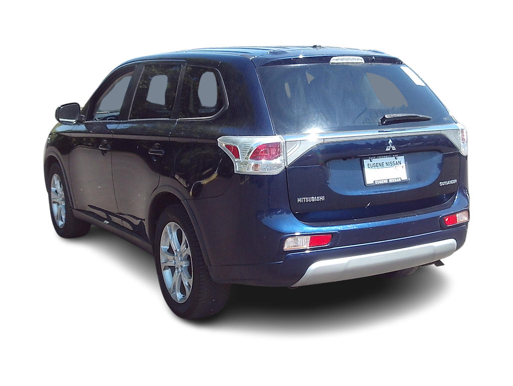 Thumbnail: 2015 Mitsubishi Outlander - 3