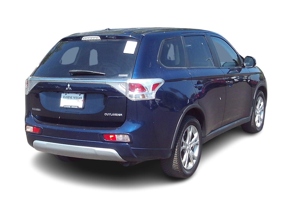 Thumbnail: 2015 Mitsubishi Outlander - 6