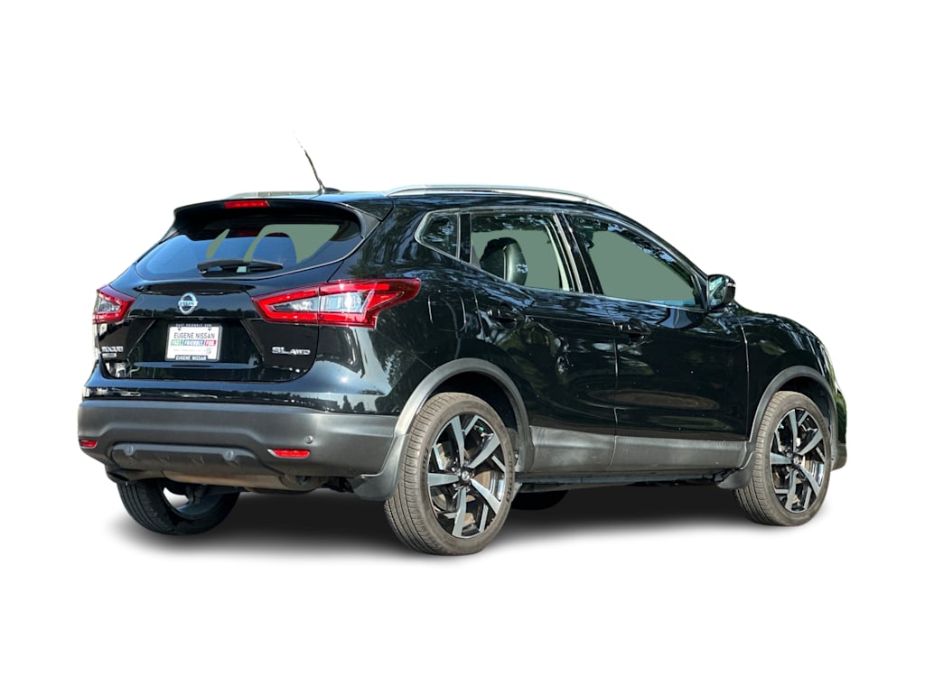 Thumbnail: 2020 Nissan Rogue Sport - 18