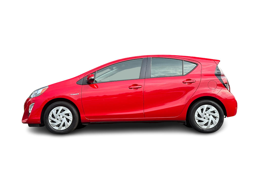 Thumbnail: 2016 Toyota Prius c - 3