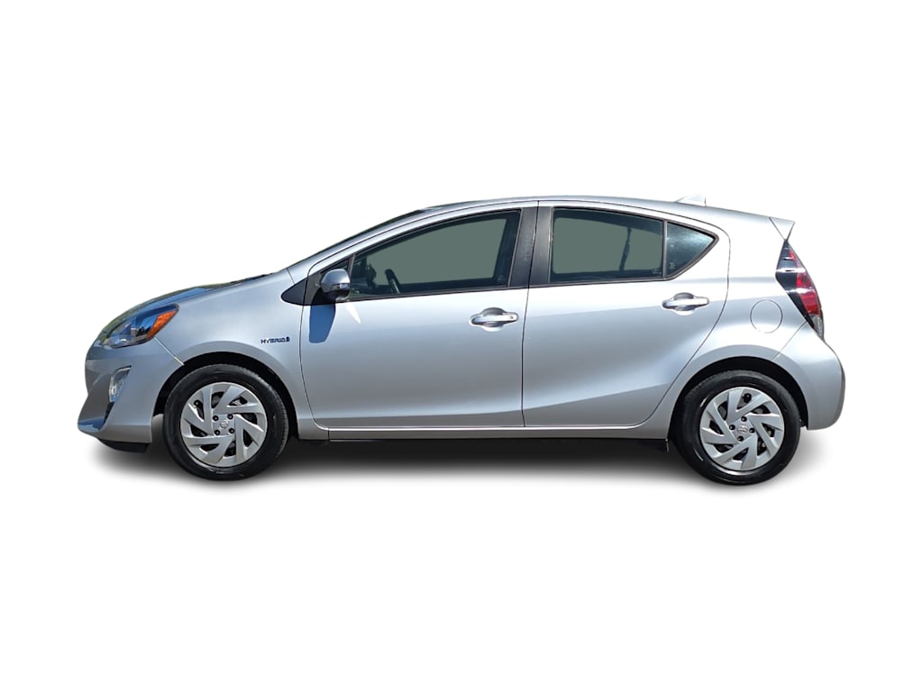 Thumbnail: 2016 Toyota Prius c - 3
