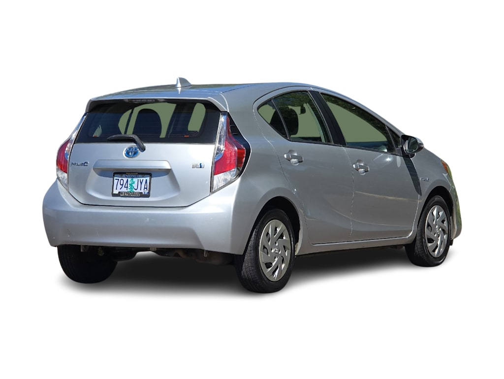 Thumbnail: 2016 Toyota Prius c - 18