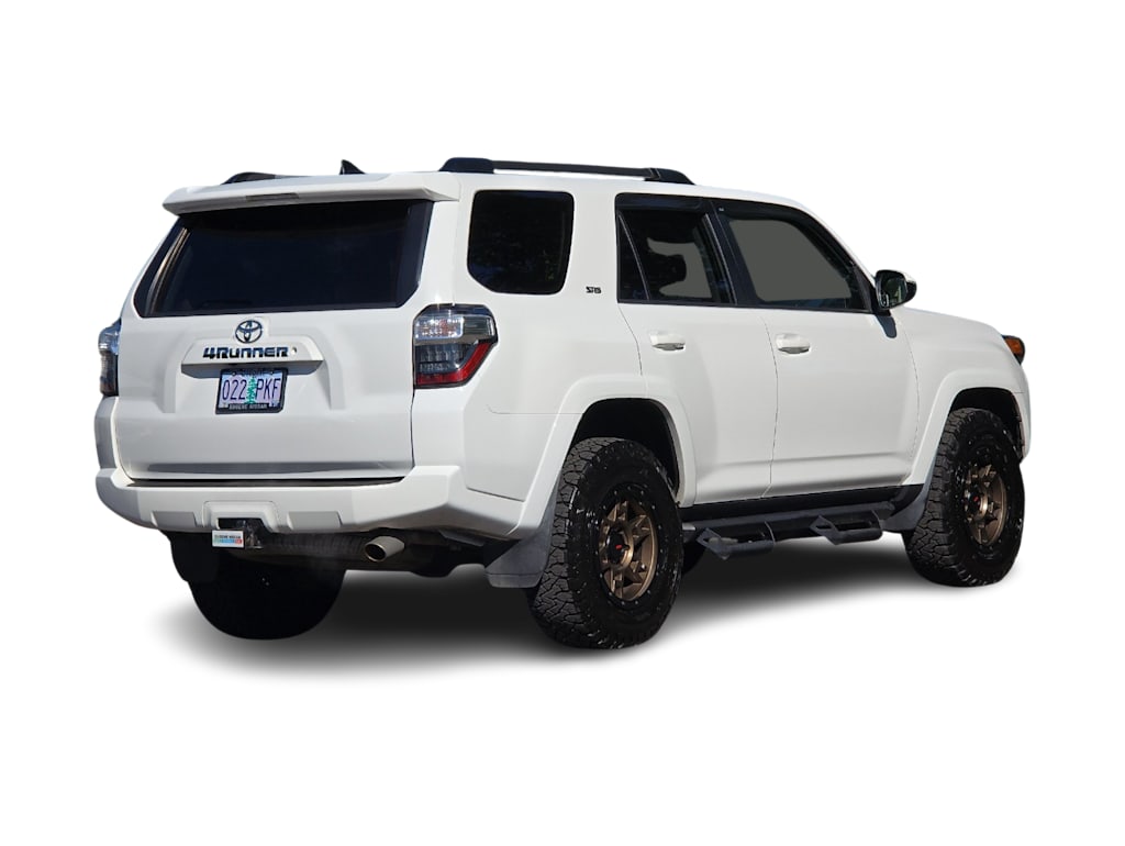 Thumbnail: 2019 Toyota 4Runner - 18