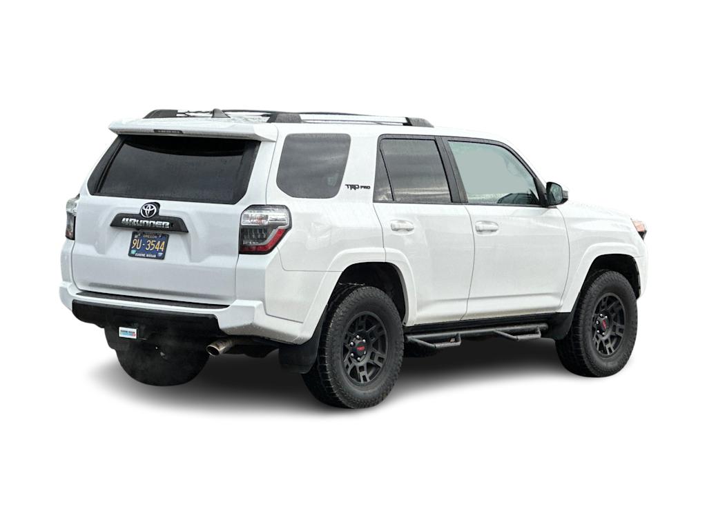 Thumbnail: 2016 Toyota 4Runner - 19