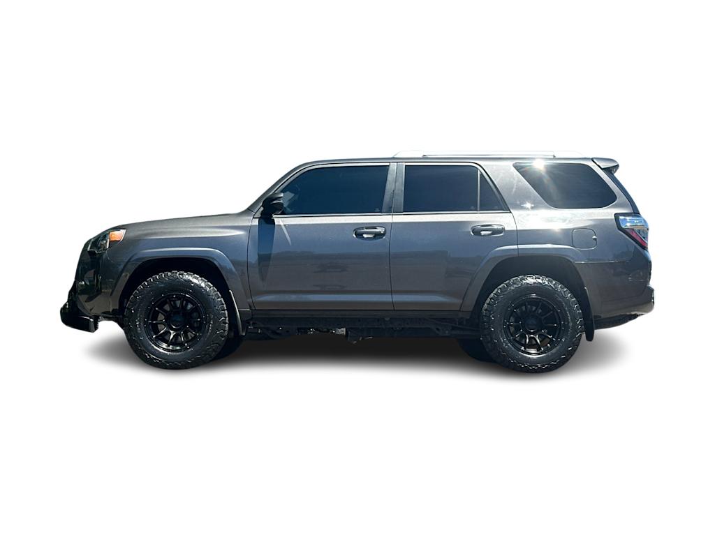 Thumbnail: 2018 Toyota 4Runner - 3