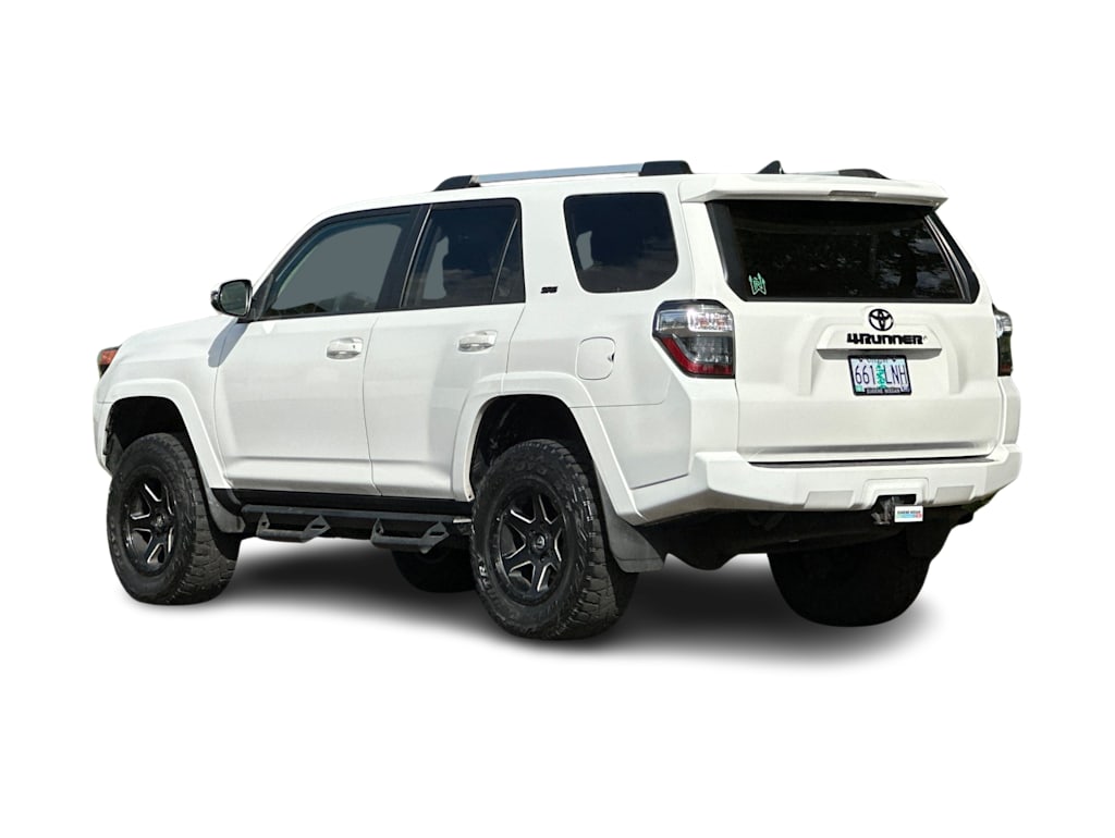 Thumbnail: 2019 Toyota 4Runner - 4