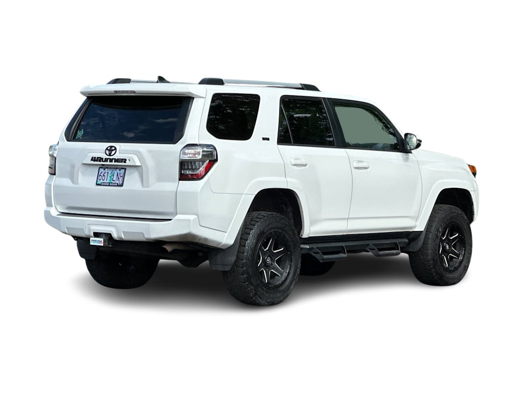 Thumbnail: 2019 Toyota 4Runner - 19