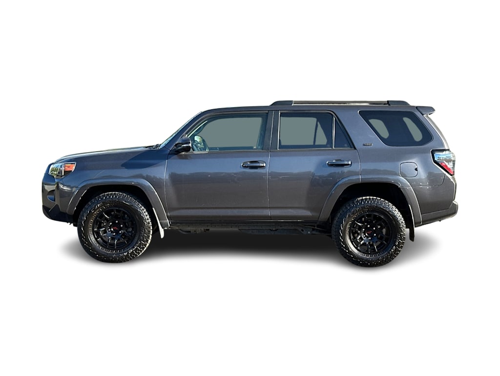 2020 Toyota 4Runner SR5 3