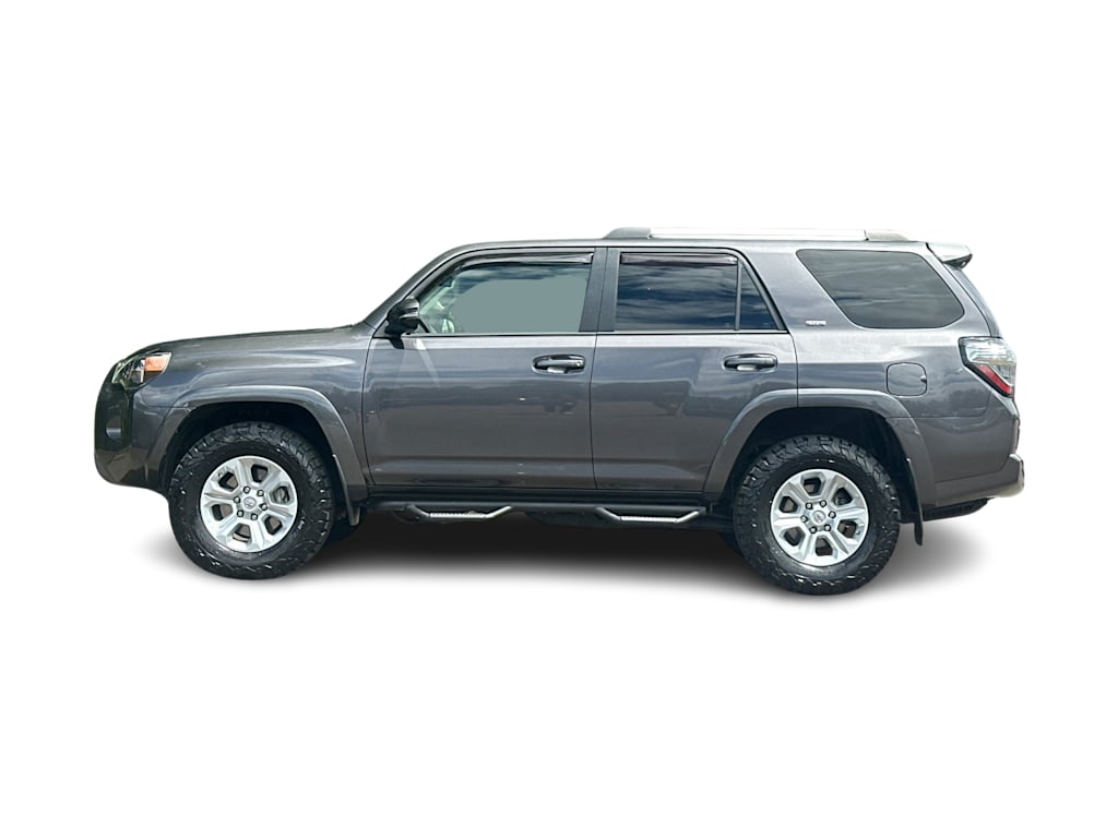 Thumbnail: 2021 Toyota 4Runner - 3