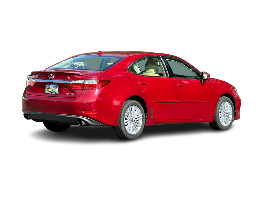Thumbnail: 2013 Lexus ES - 16