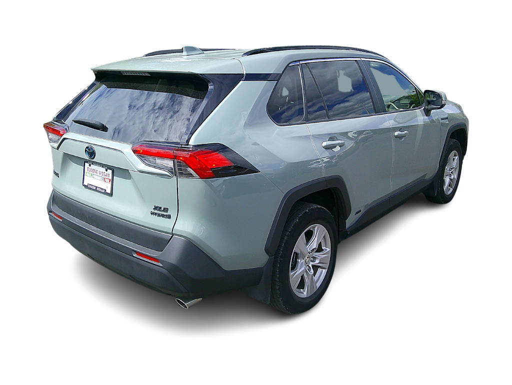 Thumbnail: 2021 Toyota RAV4 - 8