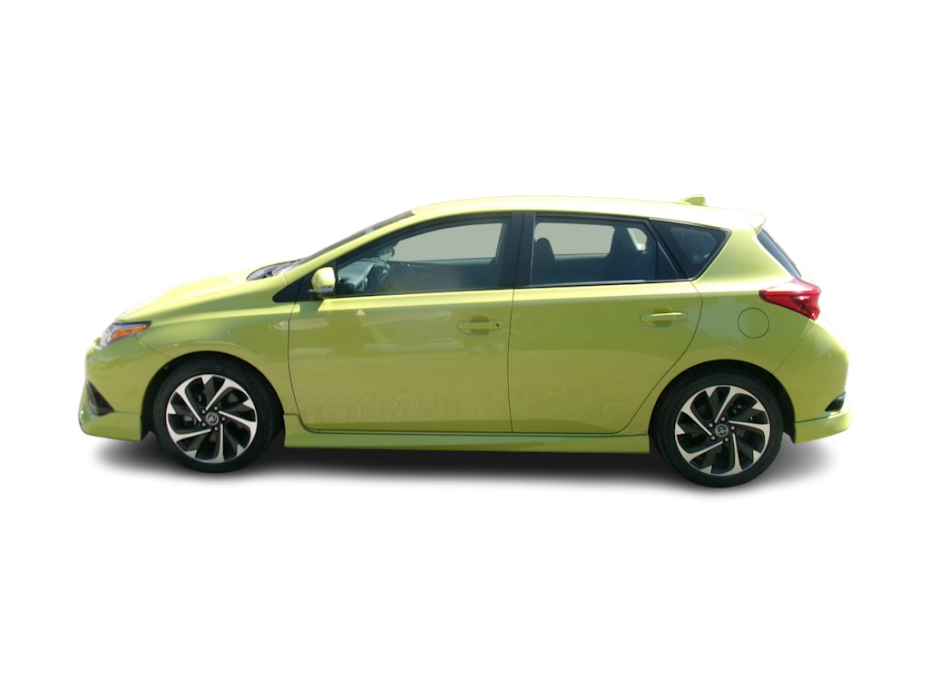 Thumbnail: 2018 Toyota Corolla iM - 2