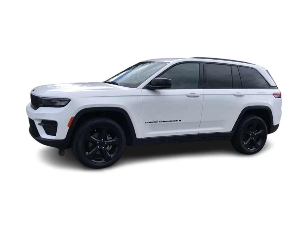 Thumbnail: 2023 Jeep Grand Cherokee - 3