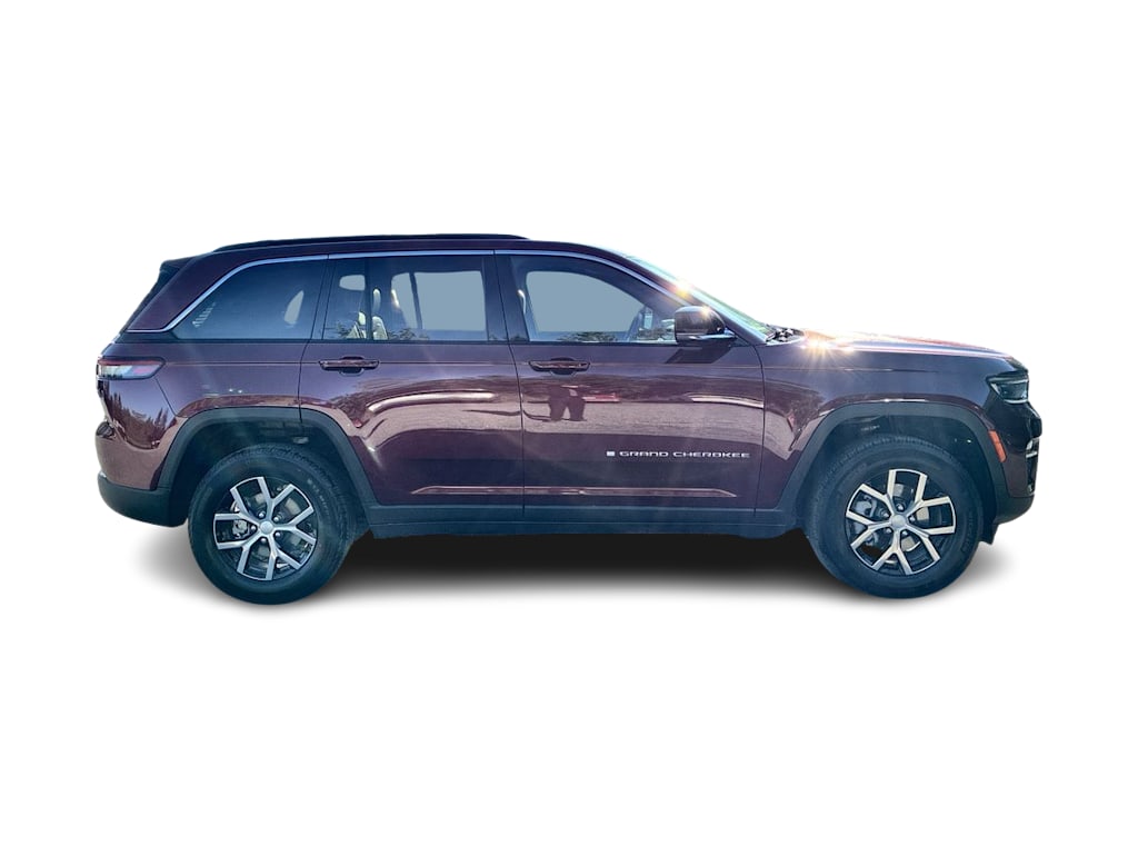 Thumbnail: 2025 Jeep Grand Cherokee - 17