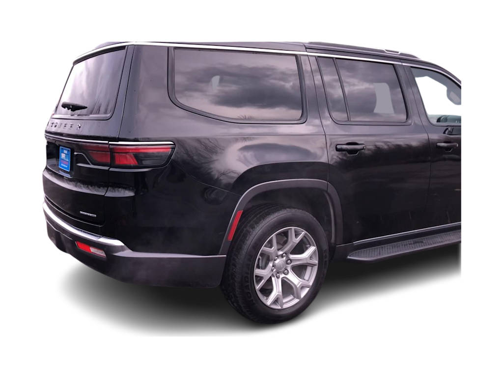 Thumbnail: 2022 Jeep Wagoneer - 22