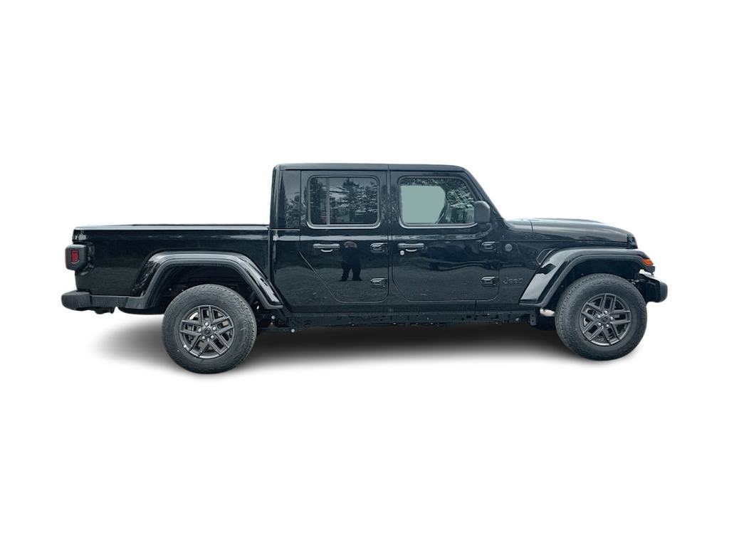 Thumbnail: 2026 Jeep Gladiator - 16