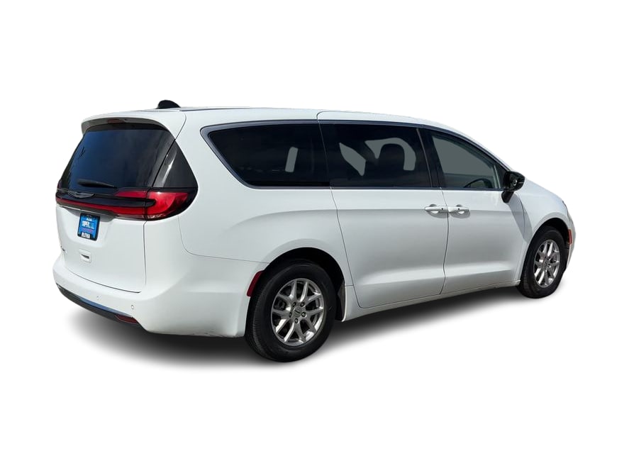 Thumbnail: 2024 Chrysler Pacifica - 23