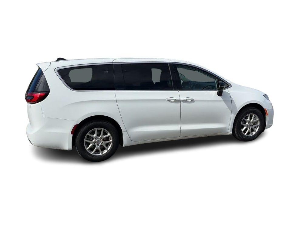 Thumbnail: 2024 Chrysler Pacifica - 24